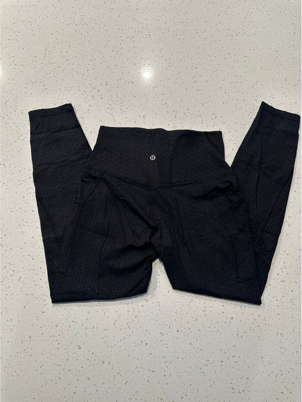 Lululemon Aligns Size 6